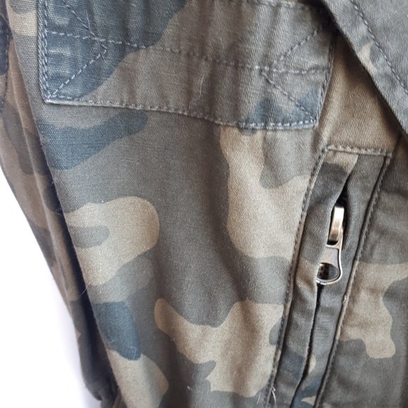 Army Camouflage Vest - Picture 3 of 10